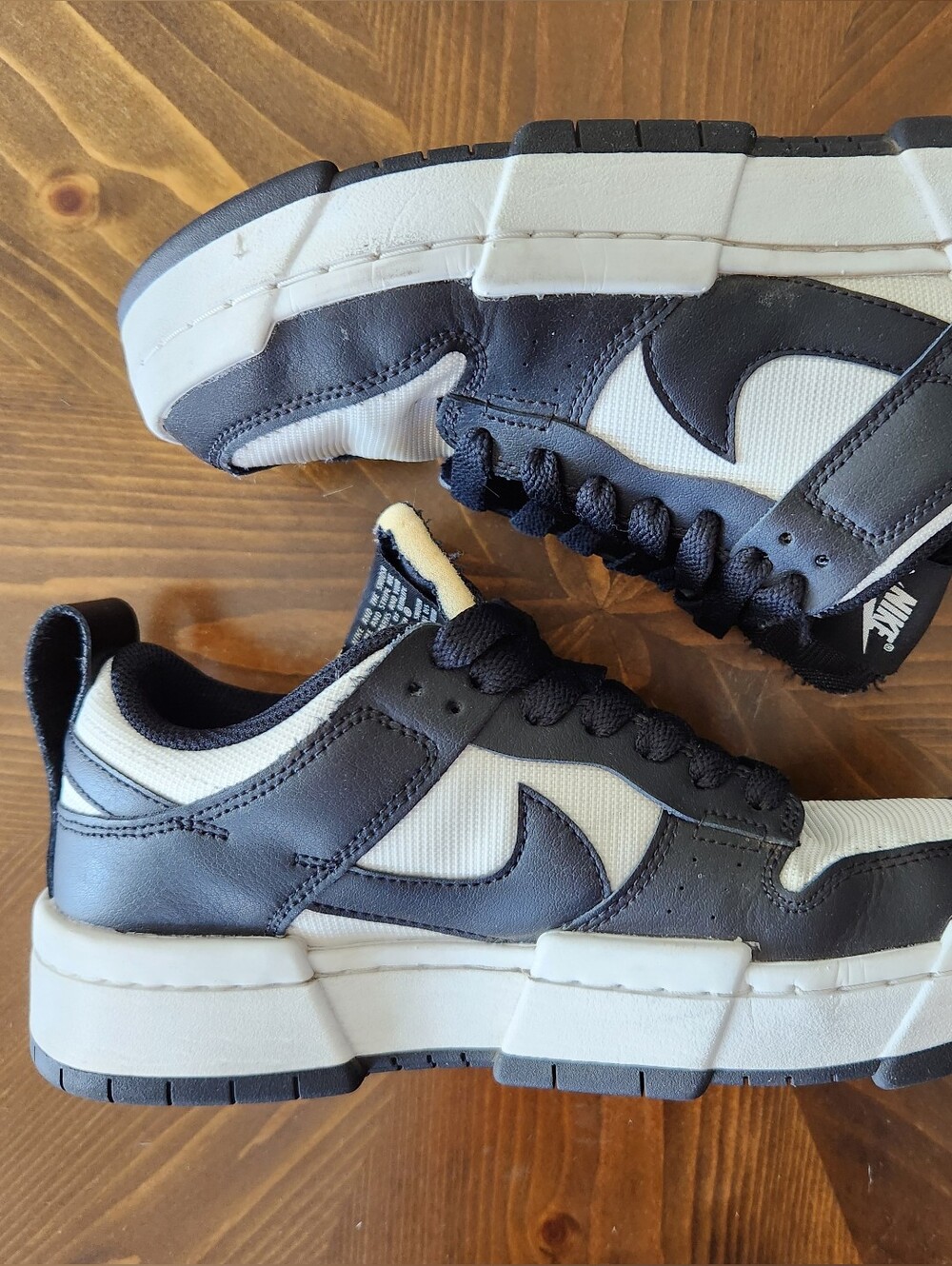 Nike Women's Black and White Sneakers